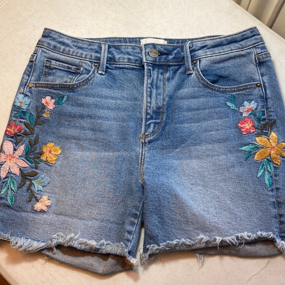 DRIFTWOOD Pants - DRIFTWOOD Light Blue Embroidered Floral Jean Shorts